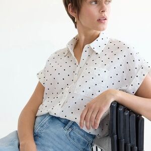 Extended-Sleeve Blouse with Shirt Collar